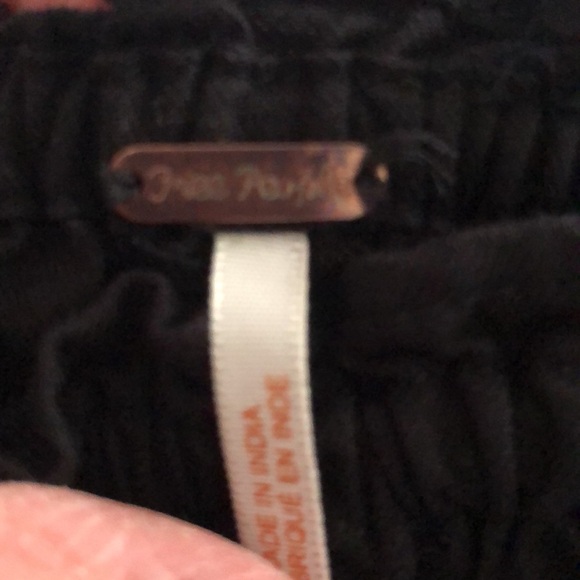 FREE PEOPLE Fleur du Jour Off shoulder Embroidered Black Mini dress Size M - Picture 3 of 8